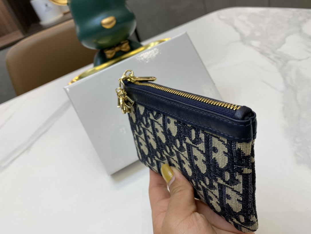 上品でファッションDior クリスチャンディオール財布 実物の写真スーパーコピー財布代引き可能国内発送後払い安全必ず届く信用できるサイト